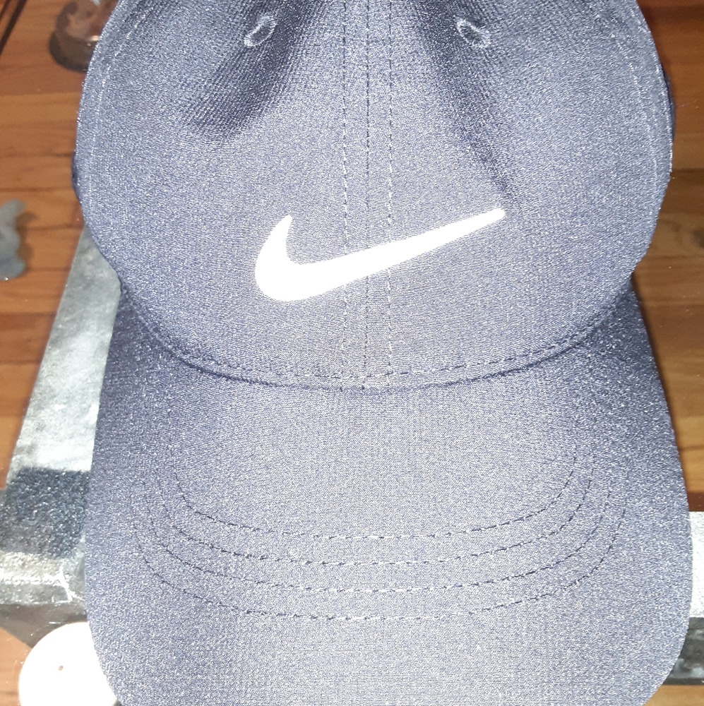 Black nike hat